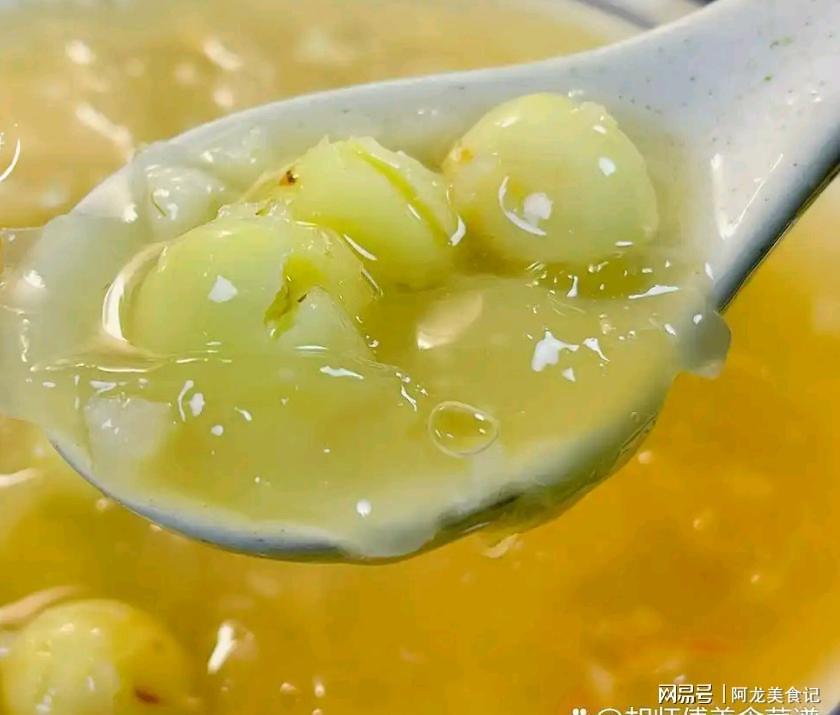 世界杯官方平台-莲子和它天生一对，再贵也值得吃！慢火熬煮一锅，特养人、有滋味